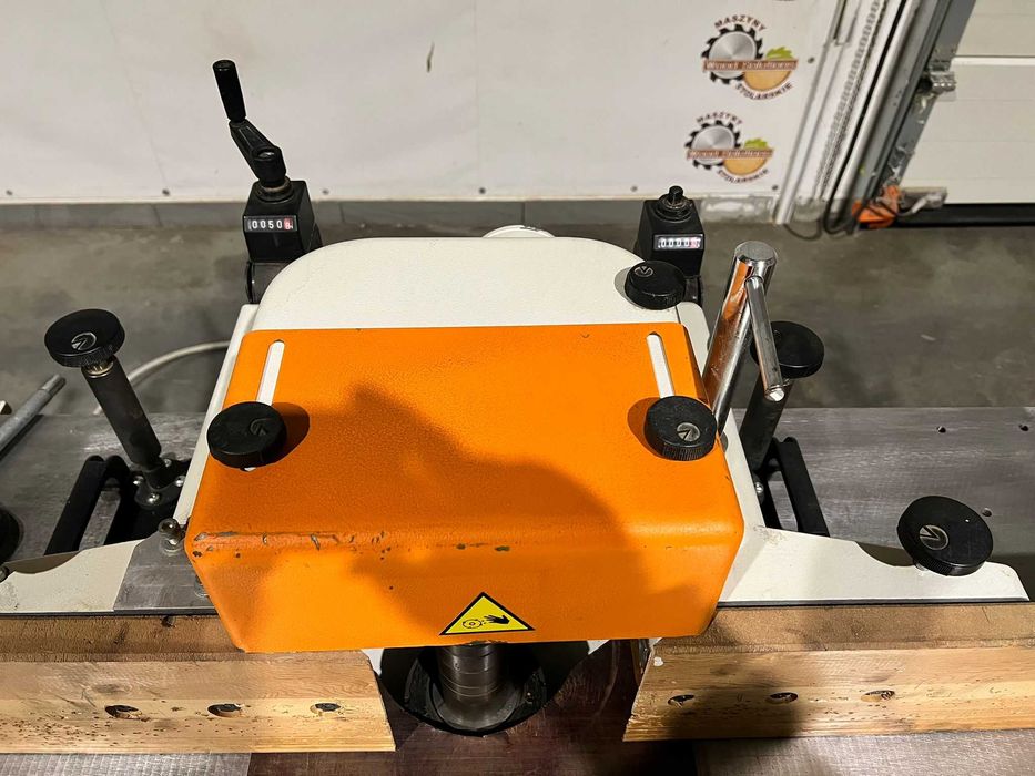 Frezarka dolnowrzecionowa SCM T130N