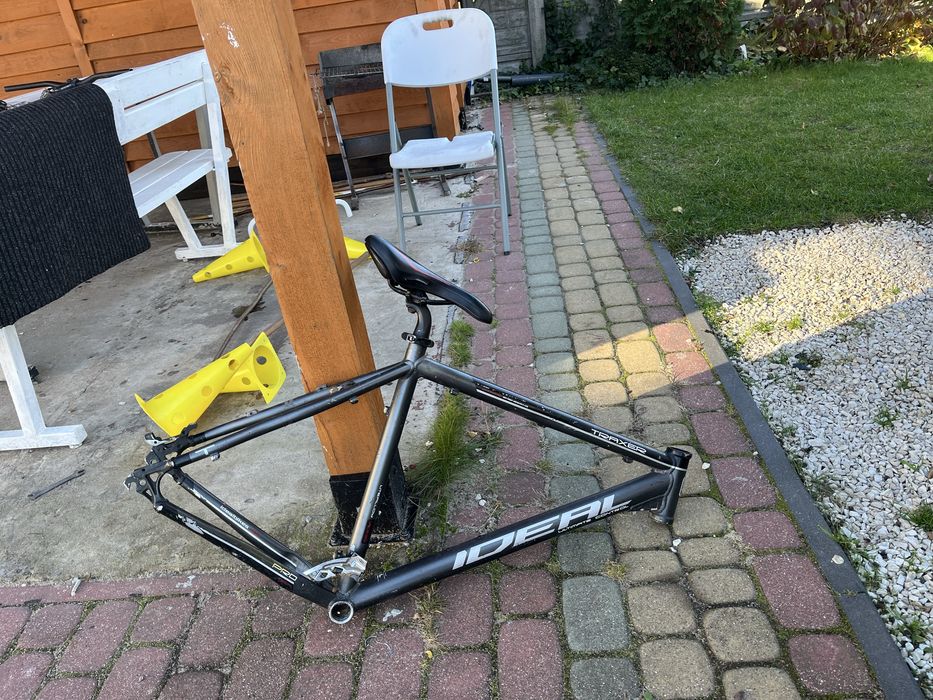 Rama z alminium od roweru ideal