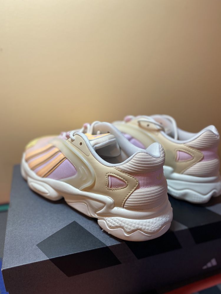 Кросівки Adidas OZTRAL-W
