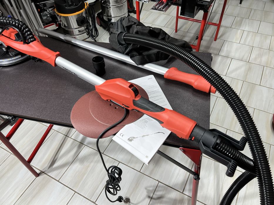 Шлифмашина для стен и потолков Жираф Yato YT-82355 с пылеудалением