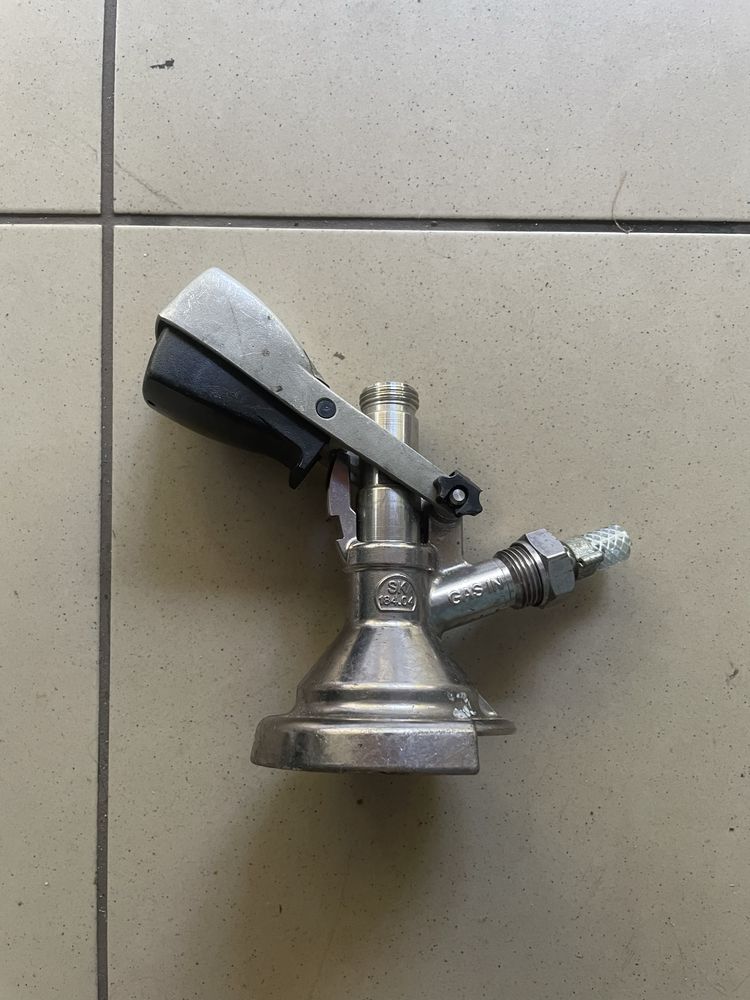 Głowica do piwa flach a (keg, płaska, typ a, rollbar)
