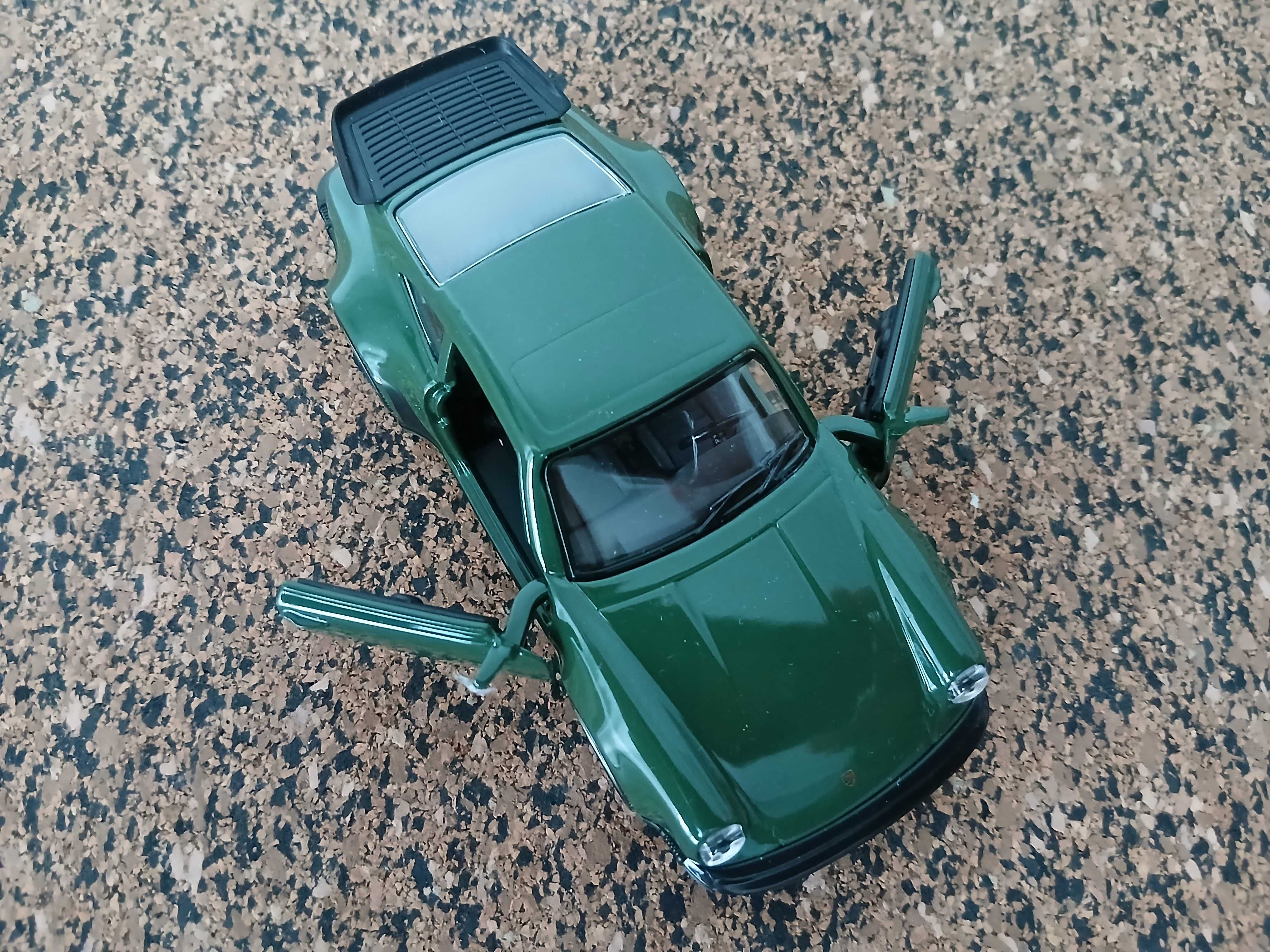 Miniatura Porsche 911 Turbo 3.3 (escala 1:36)