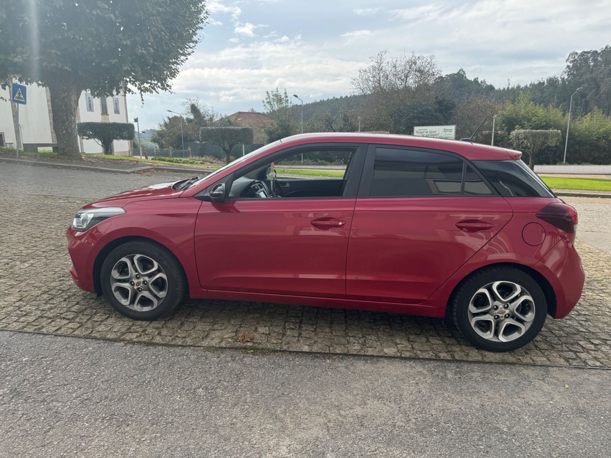 Hyundai I20 2018 em muito bom estado