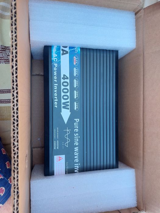 Інвектор Volttronik з чистим сінусом 12/220 вольт 4квт.