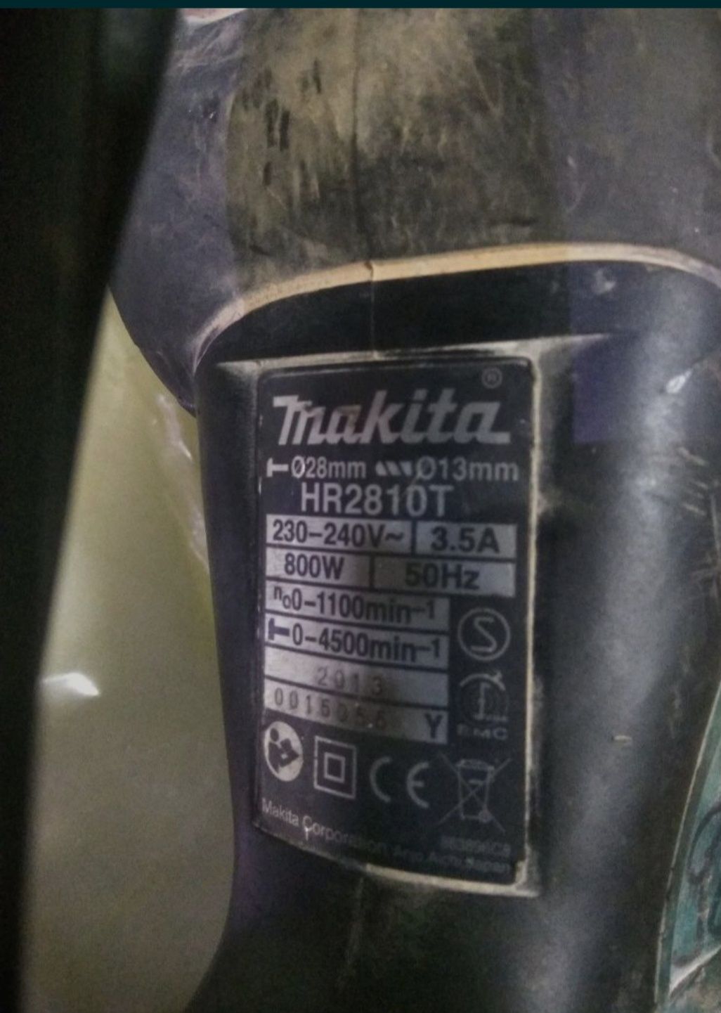 Продаётся Перфоратор Makita 2810 T на запчасти у него разбитый патрон