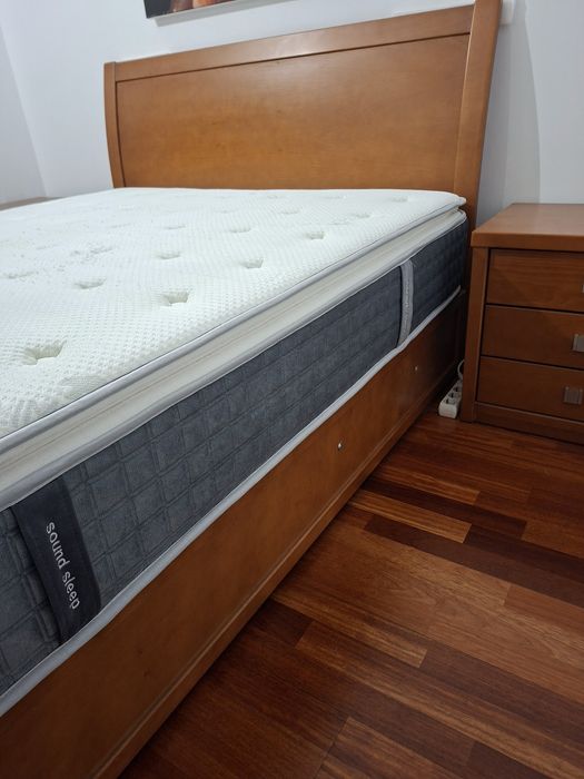 Cama casal Faia c/ sommier + 2 mesas cde cabeceira