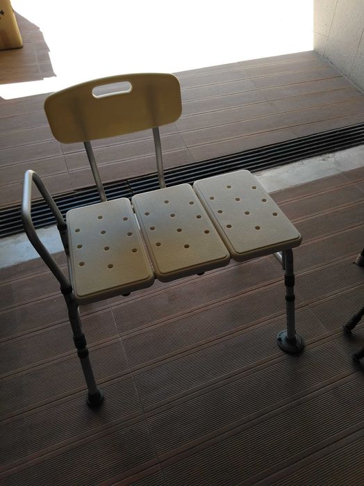 Cadeira para banheira com grandes dimensões