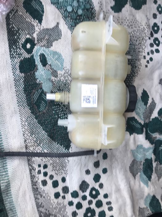 Бачок расширительний для Jeep Cherokee 2018-23 р/в з кришкой(всборе)