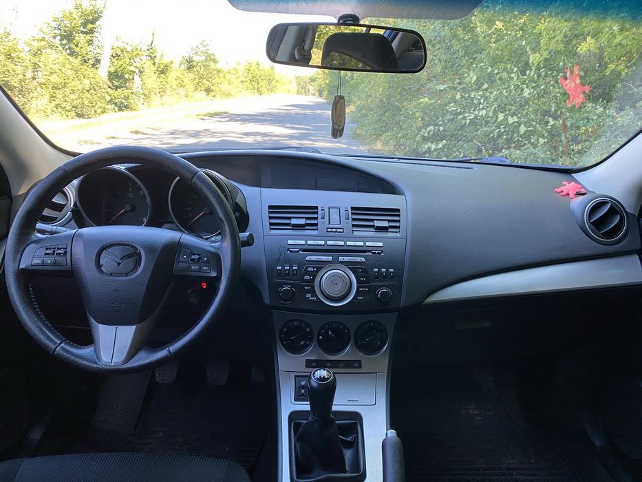 Продам мазда 3 1.6 бензин