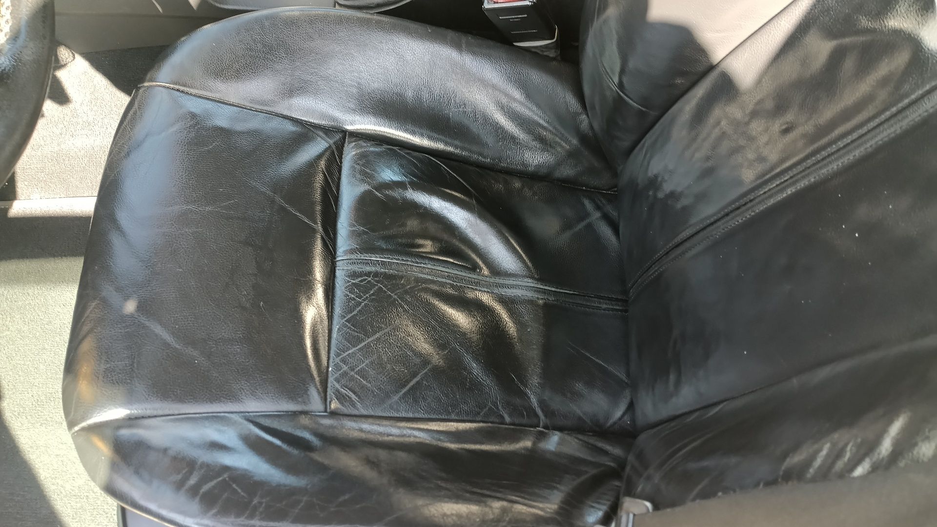 Vendo viatura  impecável .