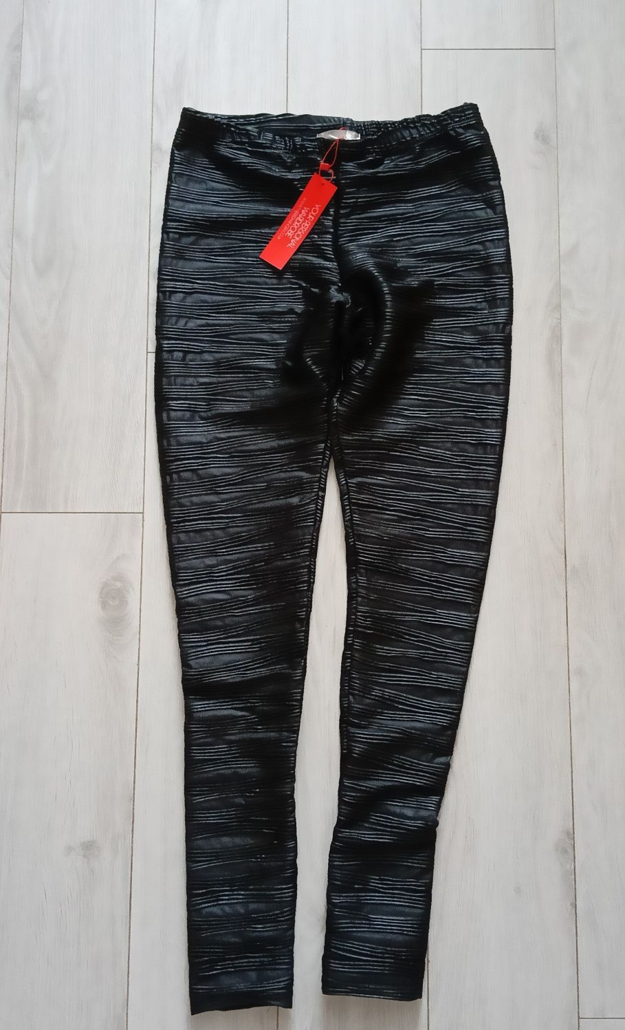 Legginsy The Red Hanger r.38 nowe