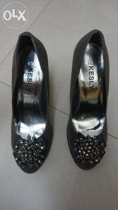 Sapatos de senhora cinza em camurça Kesly