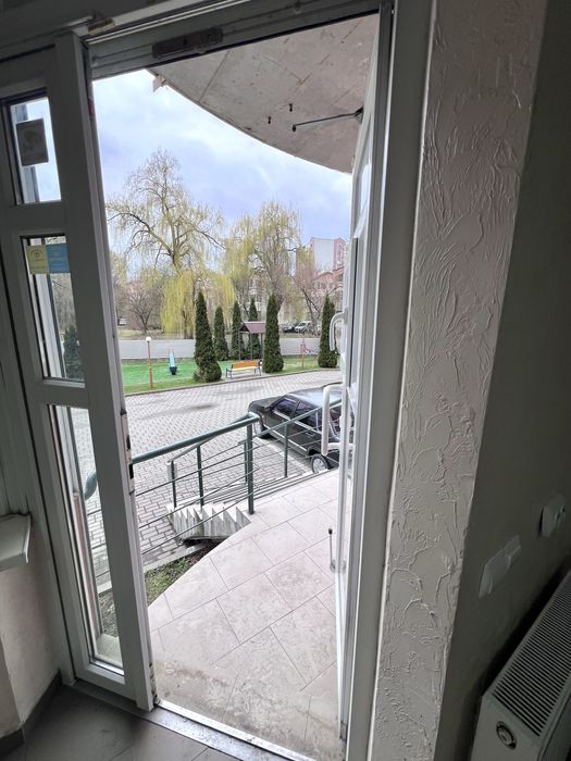 Продаж комерційного приміщення на Бамі