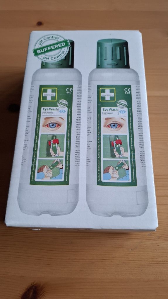 Płukanka do oczu Cederroth Eye Wash 2 x 500 ml.