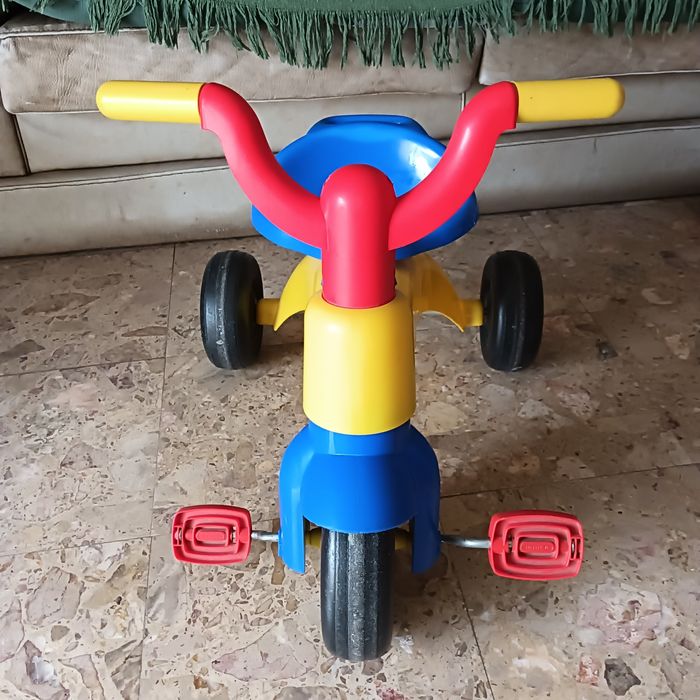 Triciclo de criança