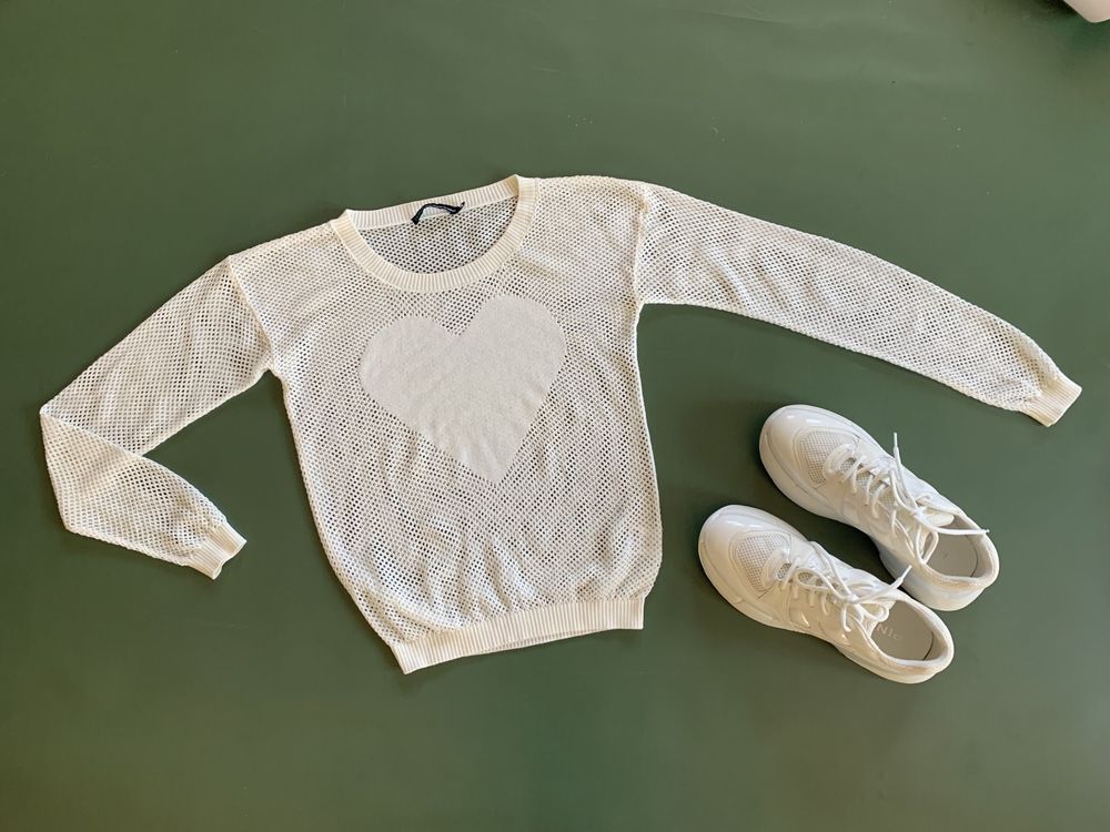 Молочна в'язана кофтинка р. XS-S, BeFree, з сердечком, футболка, біла