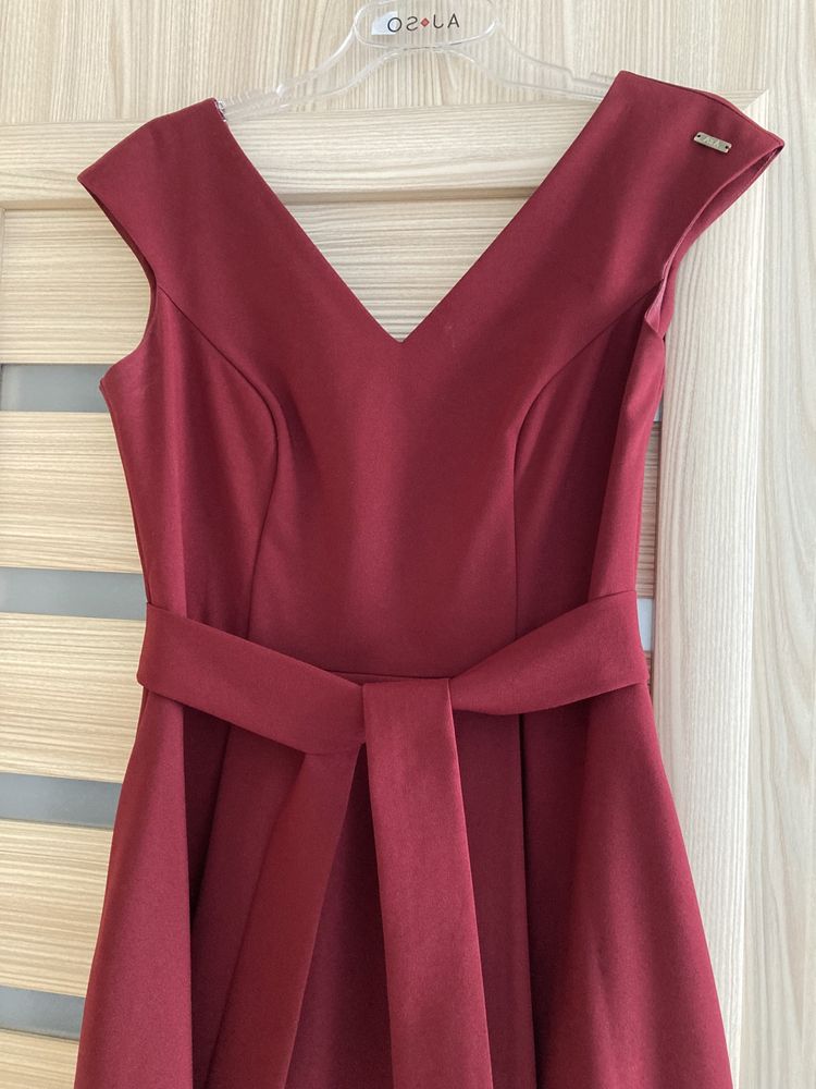 A&A Piękna suknia w kolorze wina bordo asymetryczna 42