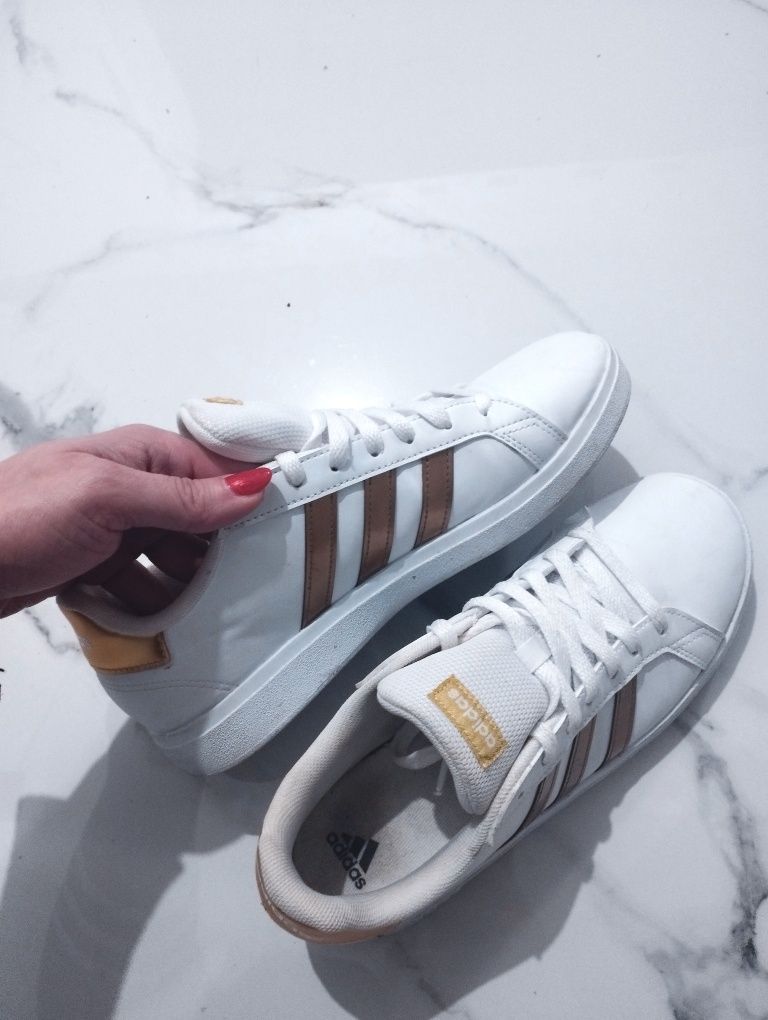 adidas Grand Court 2.0 złote paski
