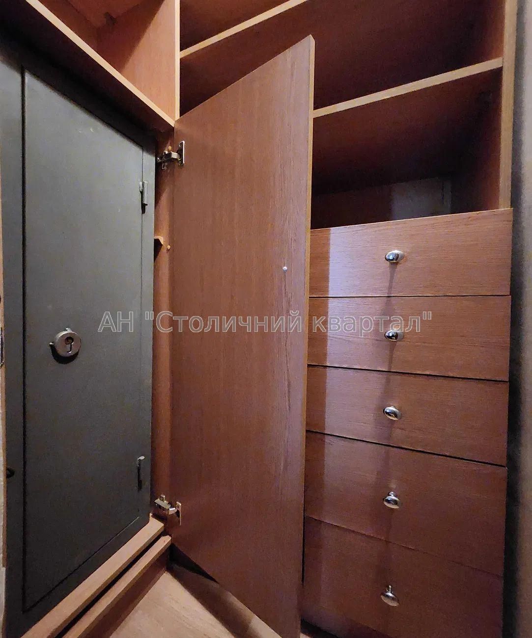 Продам квартиру Київ, Златоустівська вул.