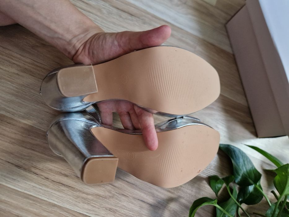 Srebrne Sandały Anna Field 38