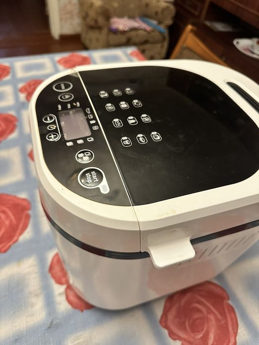 Продам хлібопічку TEFAL PF210138