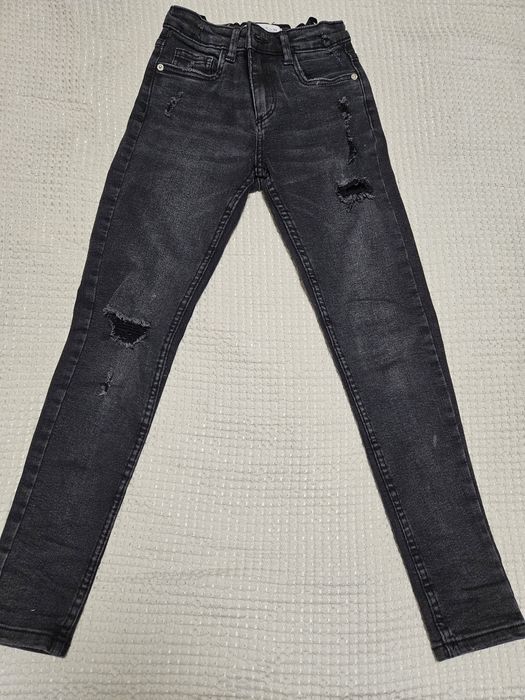 Calças de ganga / jeans da menina