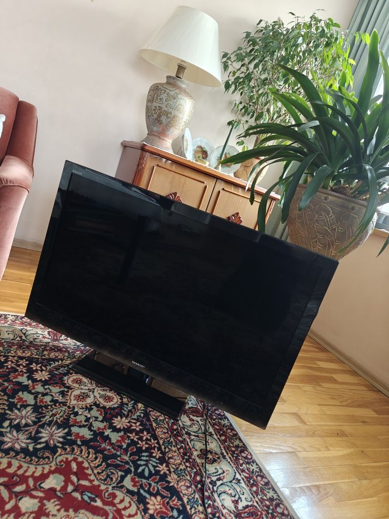 Sharp LC-40LX705E – TV idealny, dekoder gratis dla szybkich!