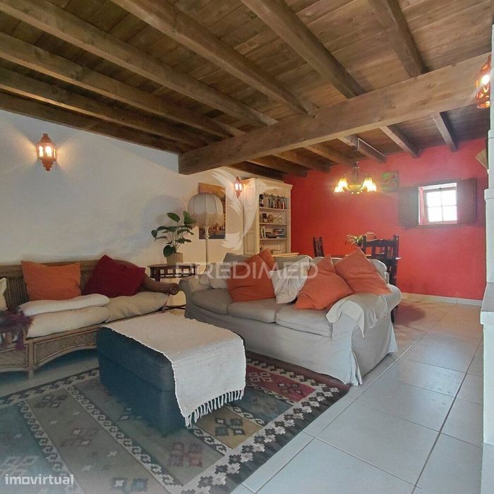 Moradia T4 com jardim em Marvão