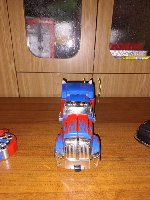 Машина робот на акамуляторе и пульте