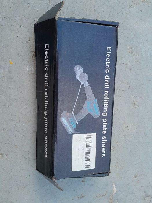 Tesoura para cortar chapa.