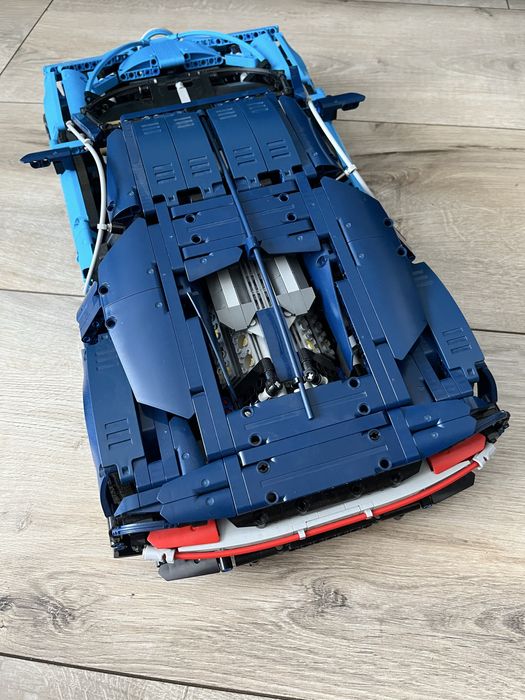 LEGO Technic 42083 Bugatti Chiron
