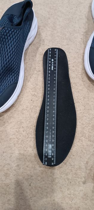 Чоловічі кросівки