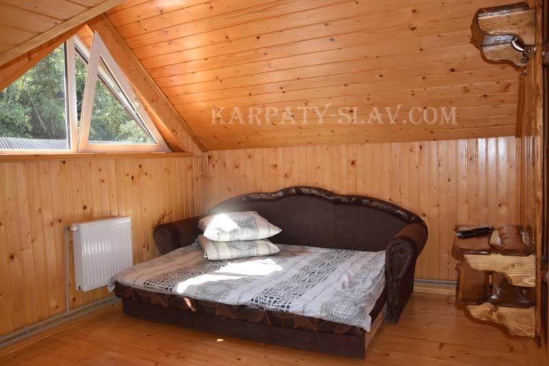 Житло в Карпатах. Басейн, чан. Славське