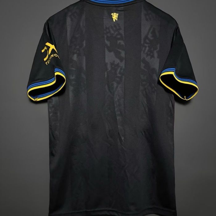 Футбольна форма Манчестер Юнайтед 25-26/ Футбольное джерси Манчестер