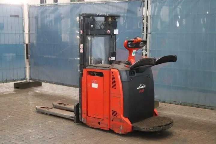 LINDE D12 AP Електричний штабелер