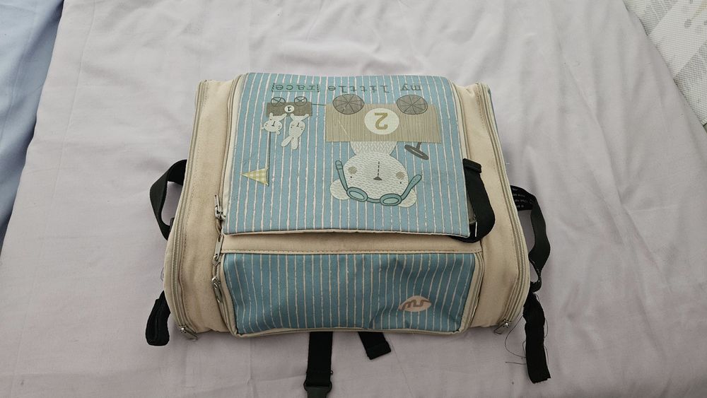 Cadeita mochila criança