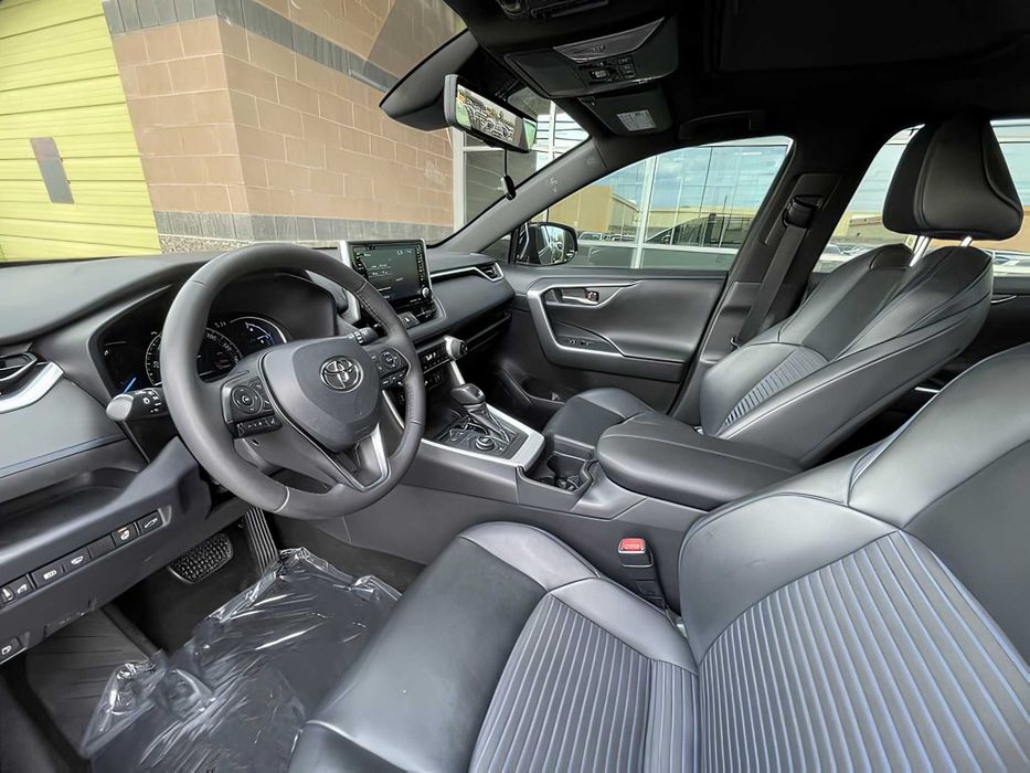 Toyota RAV4      2020