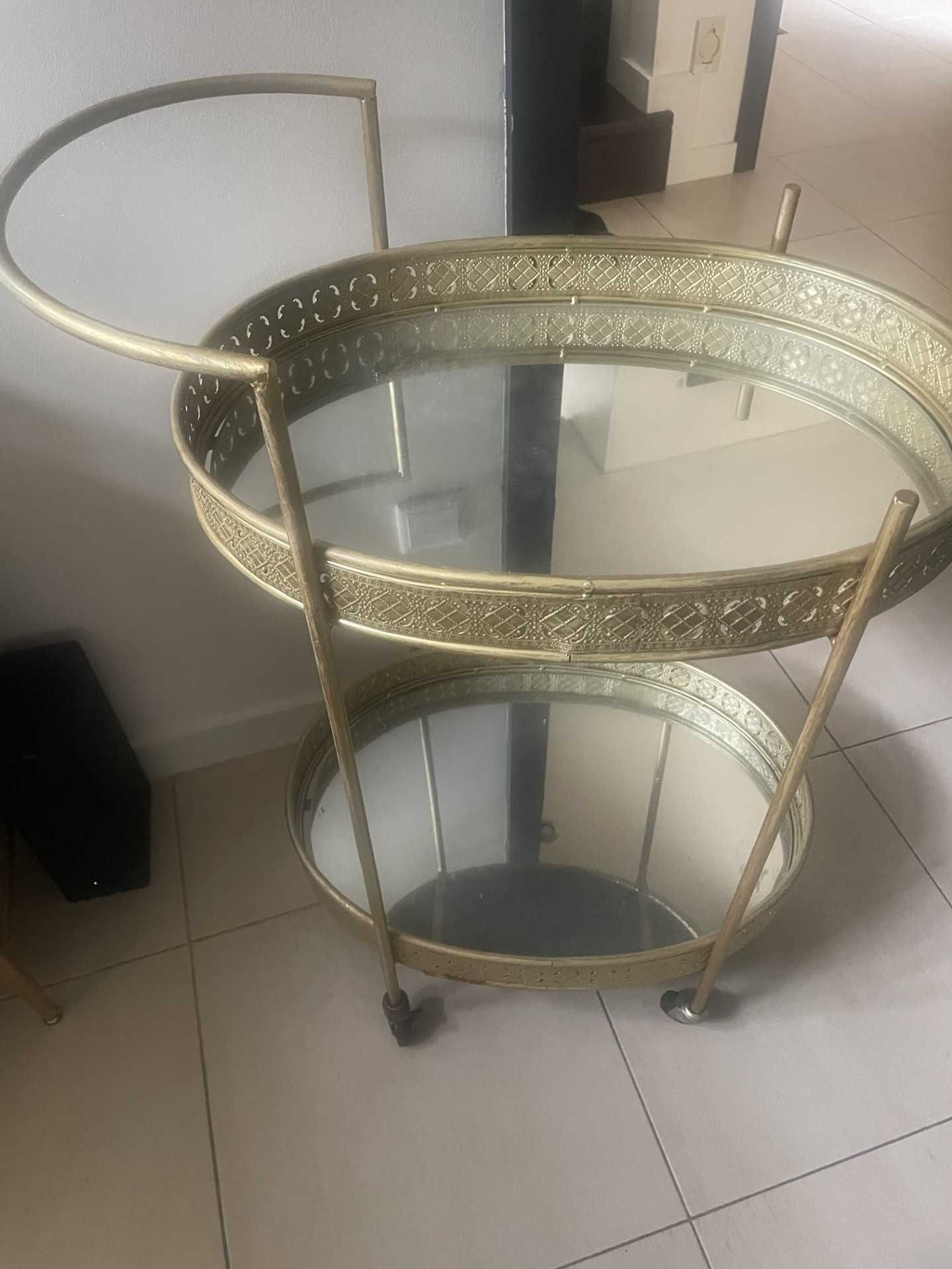 Iluminação , mesa de cabeceira, quadros decorativos