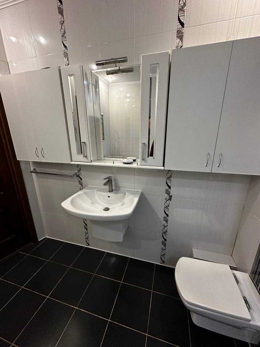 3к квартира на Південно-Заході з меблями і технікою!Гарний ТОРГ!