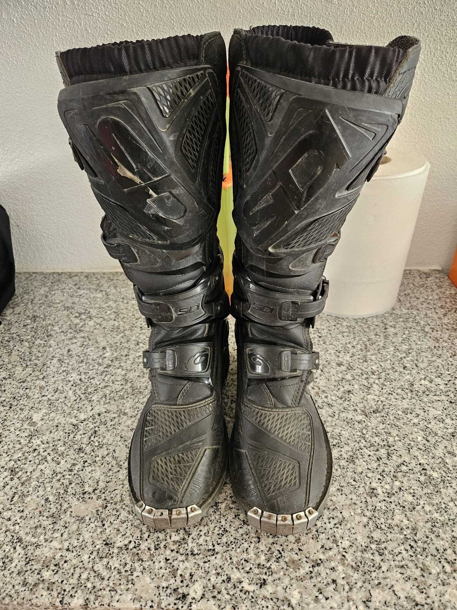 Botas sidi tamanho 42.