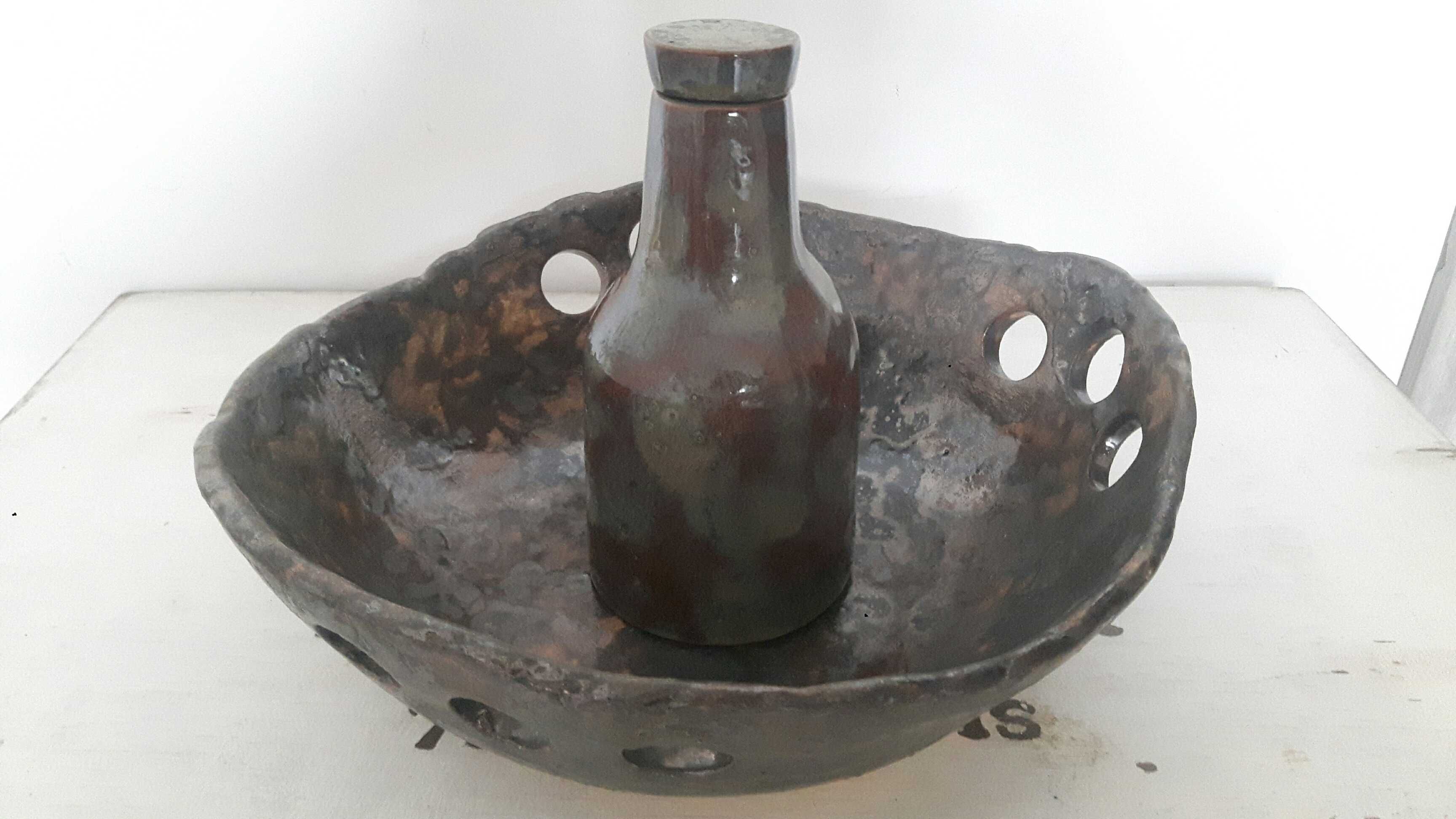 Butelka ceramiczna ręcznie wykonana.