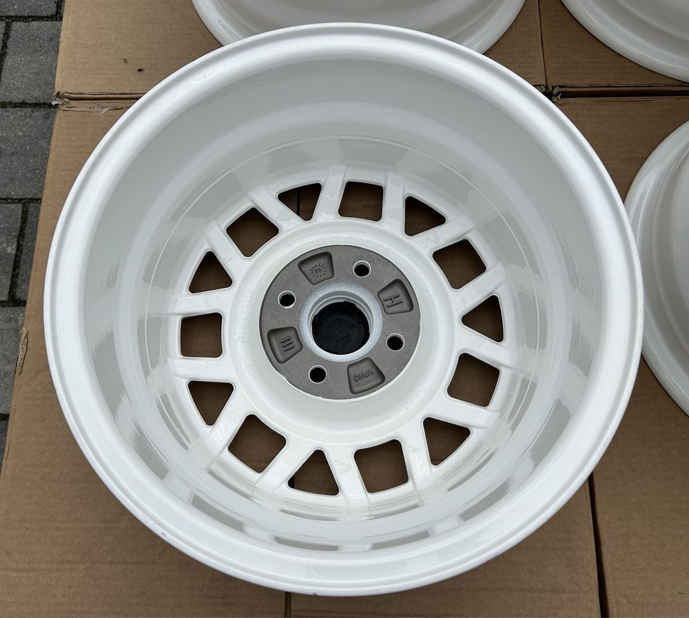 Oryginalne felgi VW 4x100 14" Golf 1 2 Scirocco GTI Avus Snowflake