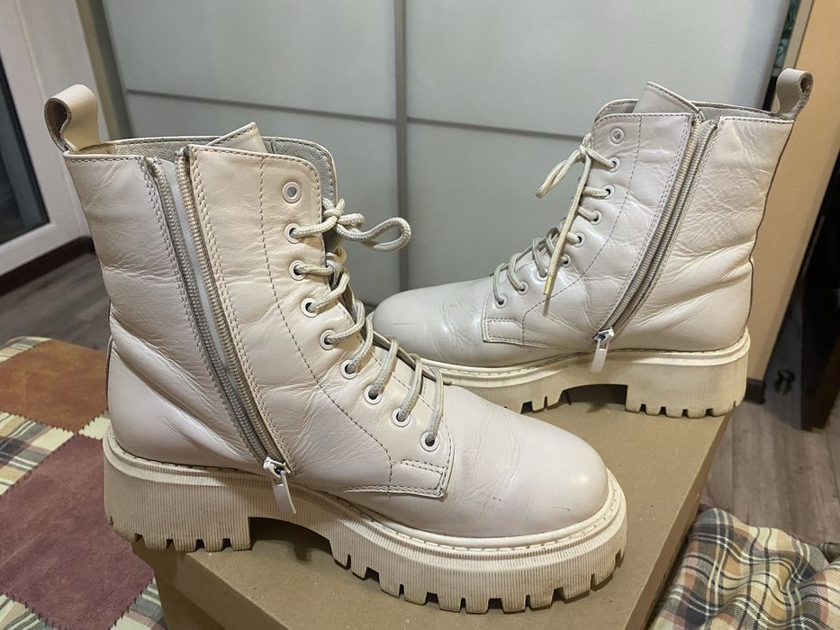 40 р. шкіряні молочні черевики з натуральним утепленням