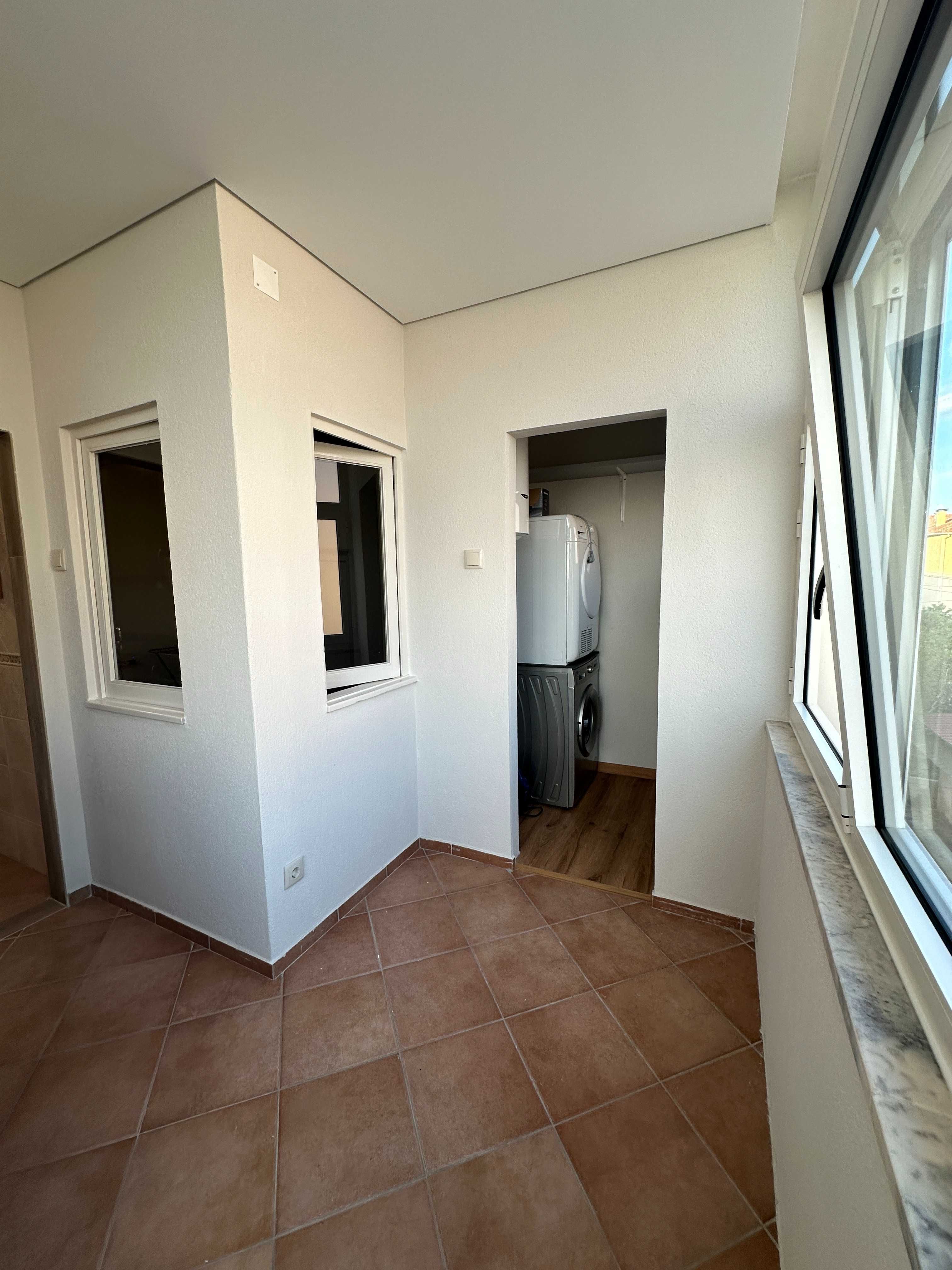 Fabuloso Quarto individual com WC. Excelente localização | Homem/Rapaz