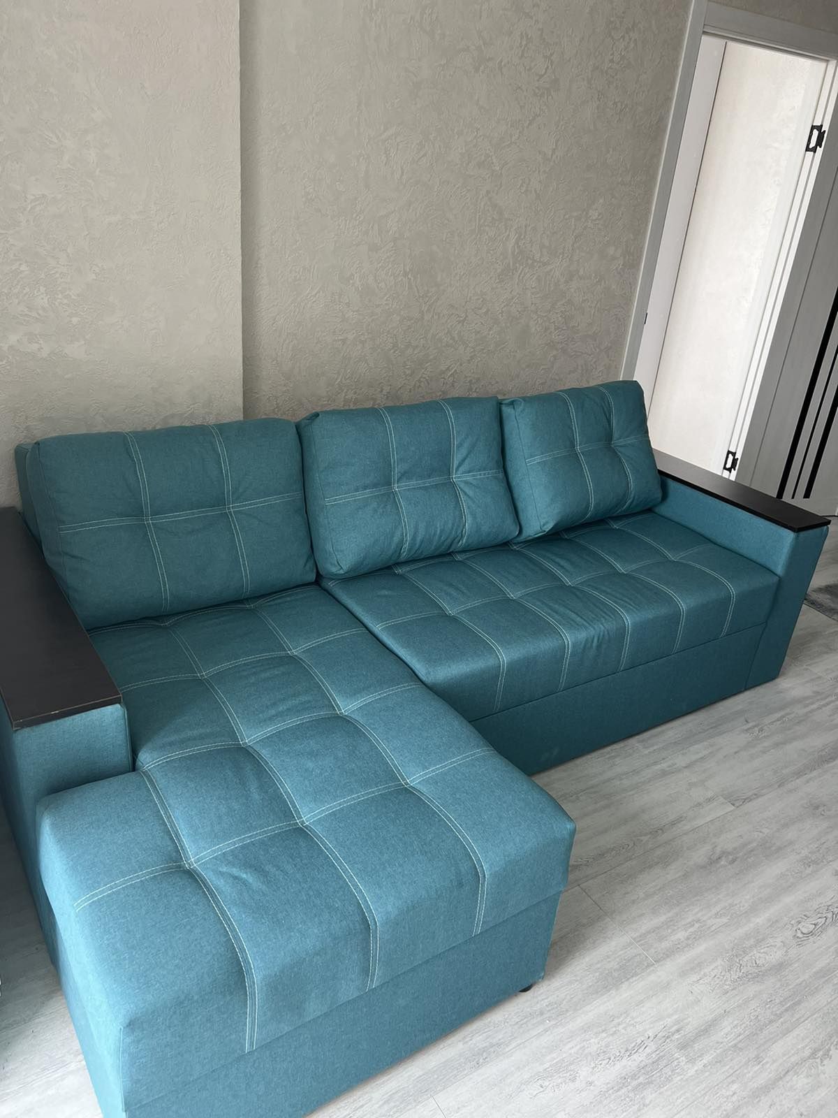 Продаю новий диван