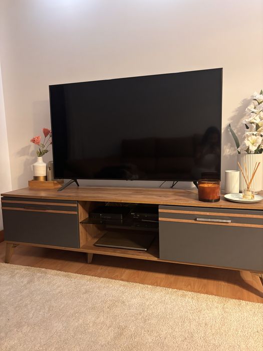 Movel para TV e multimedia