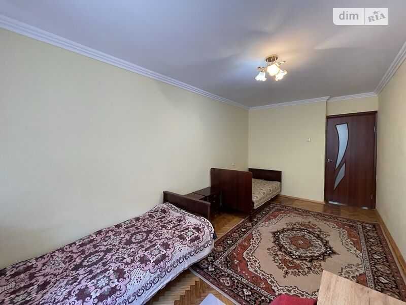 Продаж 2-кімнатної квартири з ремонтом, вулиця Вітовського / Зарицьких