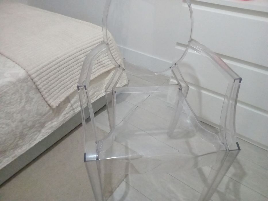 4 cadeiras e 1 Cadeirão