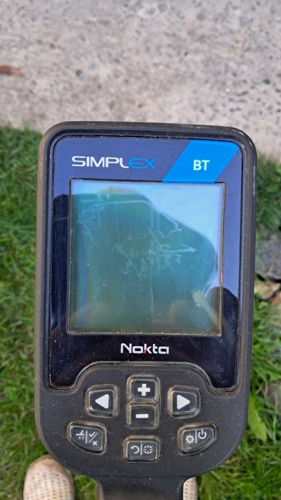 Металошукач (металлоискатель)Nokta simplex bt