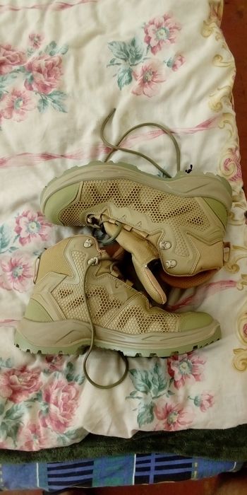 Продам демісезонне військове взуття